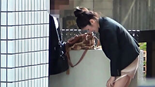 Urinating asian beauty discards cut-offs